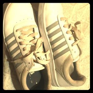 K-Swiss tennis shoes